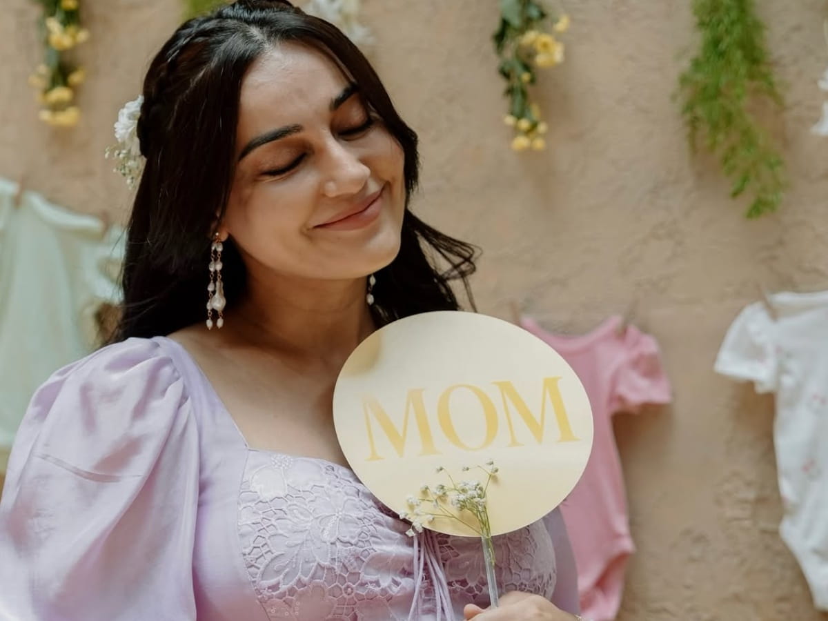 Surbhi jyoti photo